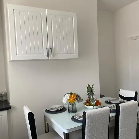 Cosy Cheerful 2 Bedrooms Near Piccadilly, Etihad Stadium Sleeps Up To 5 Manchester Exterior foto