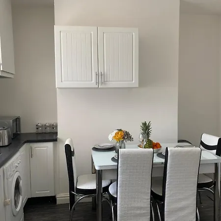 Cosy Cheerful 2 Bedrooms Near Piccadilly, Etihad Stadium Sleeps Up To 5 Manchester Exterior foto