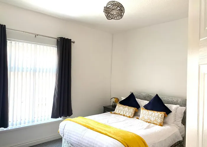 Cosy Cheerful 2 Bedrooms Near Piccadilly, Etihad Stadium Sleeps Up To 5